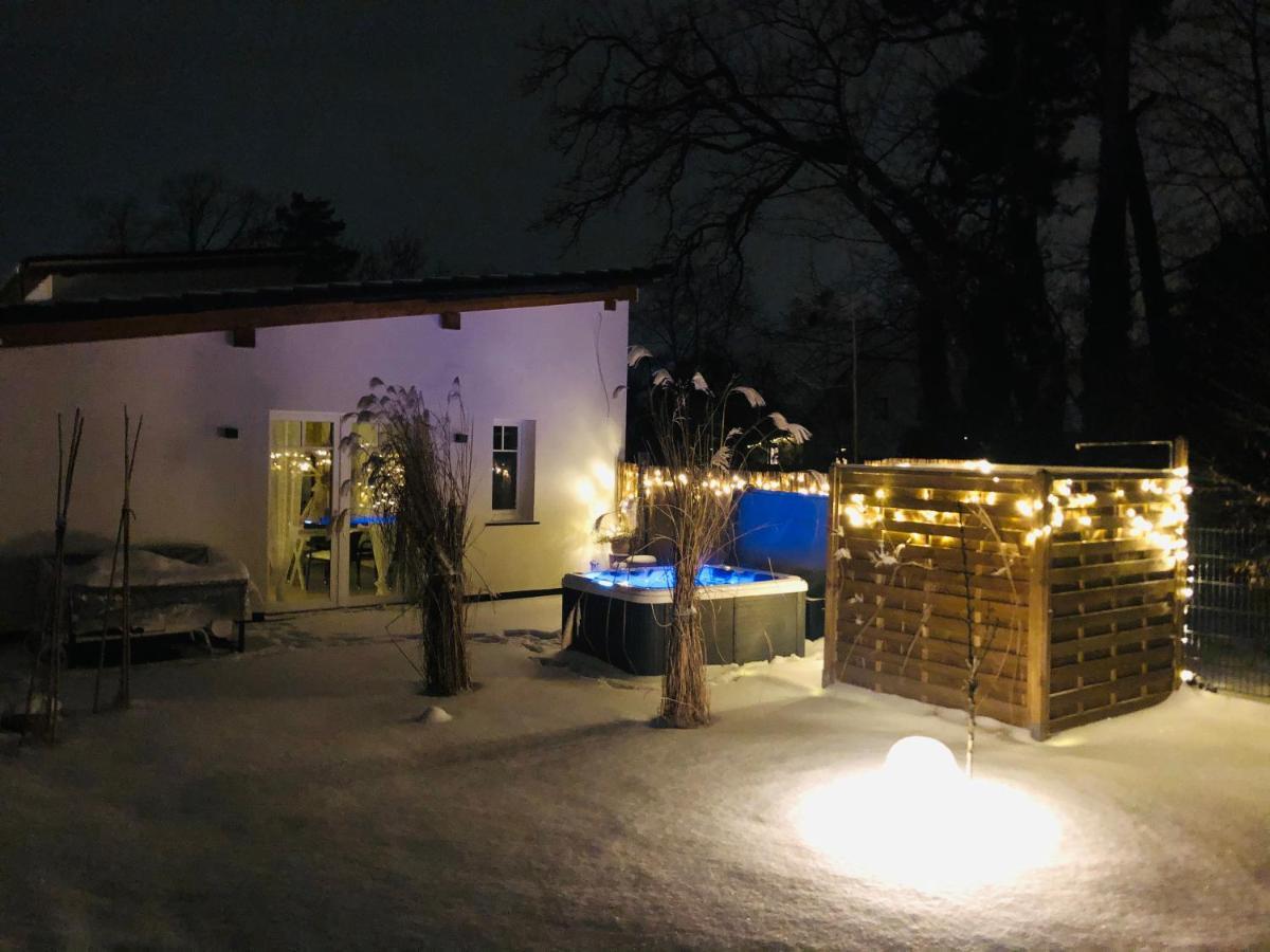 Gartenloft Mit Outdoor Whirlpool Und Garten Petershagen-Eggersdorf Exterior foto